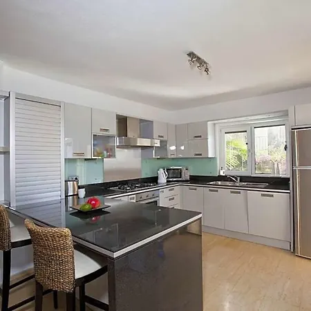 Sleeps 8 Pool Air Con Wifi Kalkan