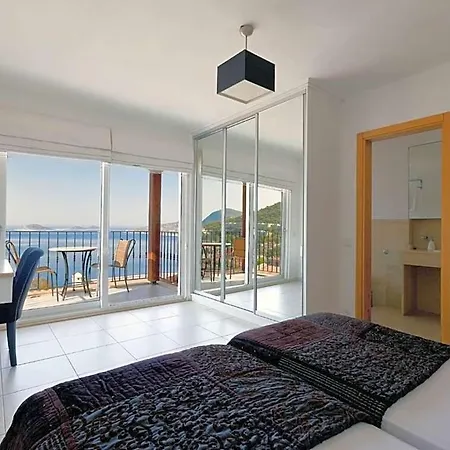 Sleeps 8 Pool Air Con Wifi Kalkan