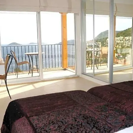 Sleeps 8 Pool Air Con Wifi