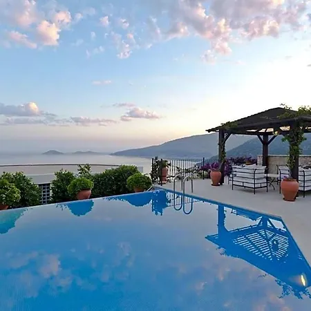 Sleeps 8 Pool Air Con Wifi 别墅